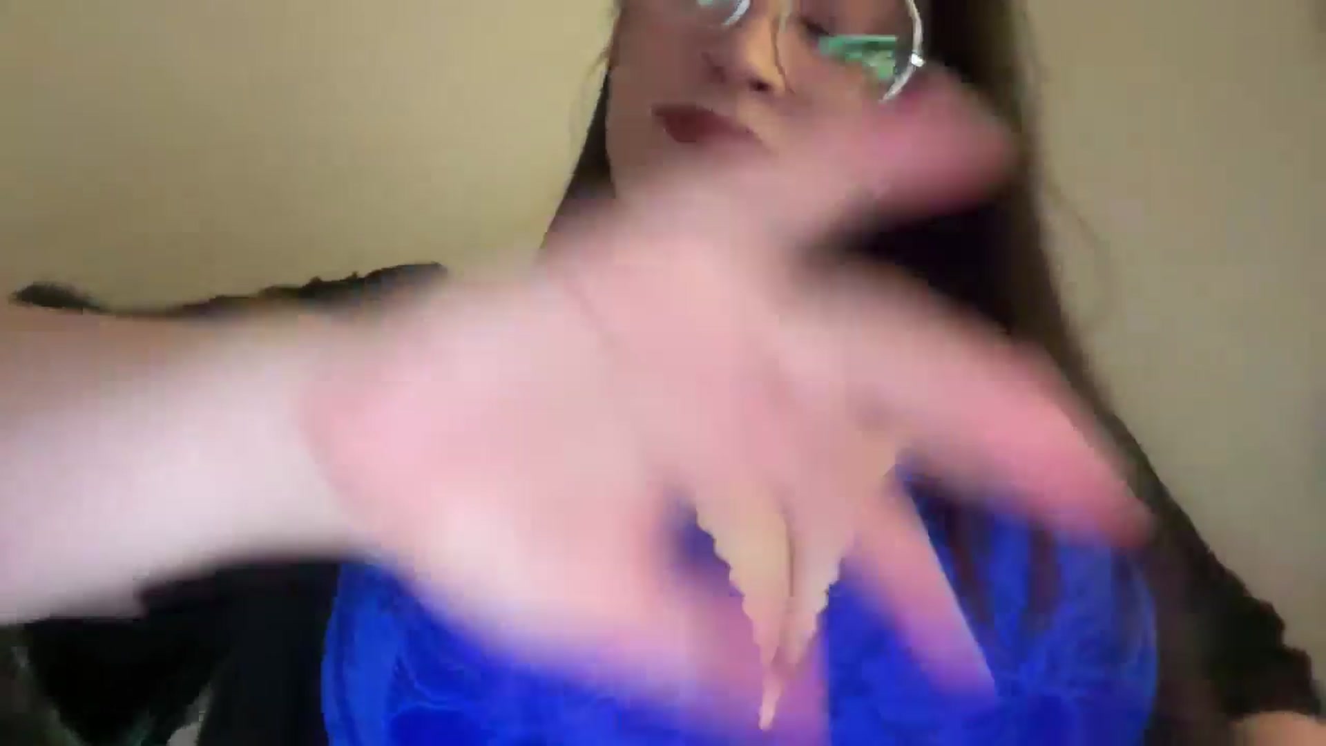 Gallery image thumbnail from Hasymura's myfreecams stream on, 03/11/2026, 22:59 image 4 of 20