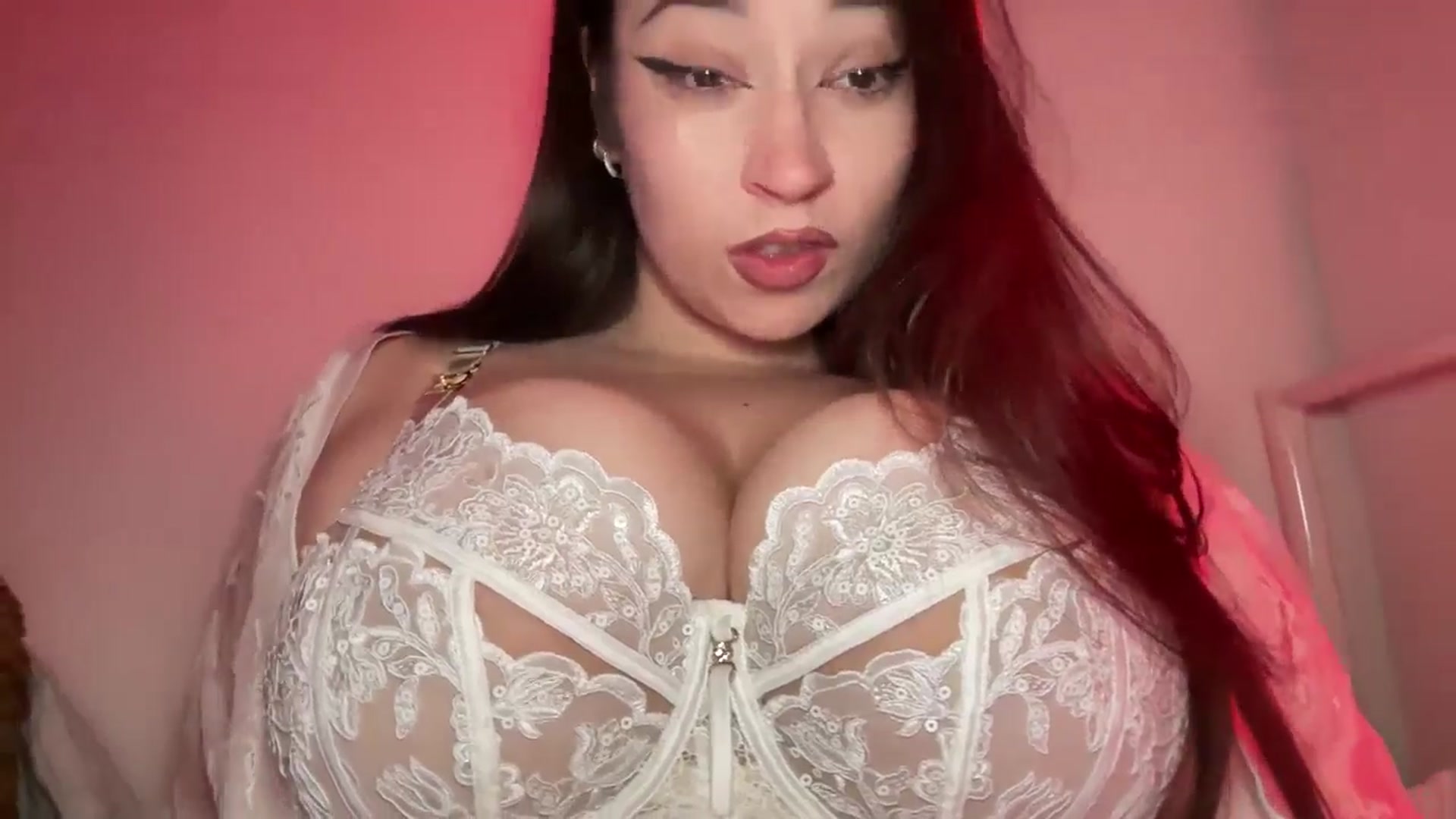 Gallery image thumbnail from Hasymura's myfreecams stream on, 04/02/2026, 23:02 image 18 of 20
