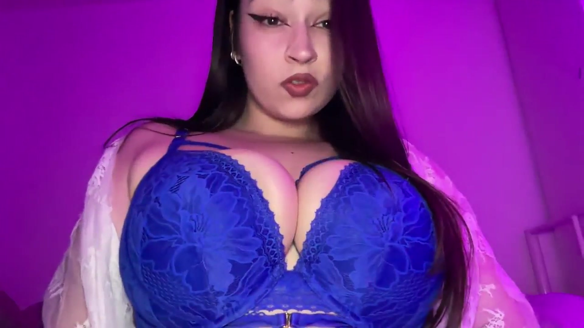 Gallery image thumbnail from Hasymura's myfreecams stream on, 04/15/2026, 20:58 image 16 of 20