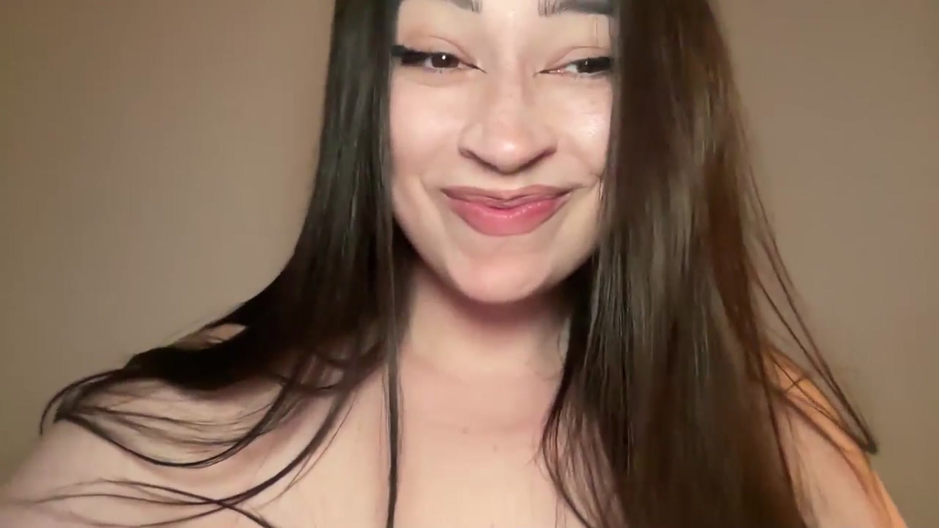 Gallery image thumbnail from Hasymura's myfreecams stream on, 04/27/2026, 24:17 image 16 of 20