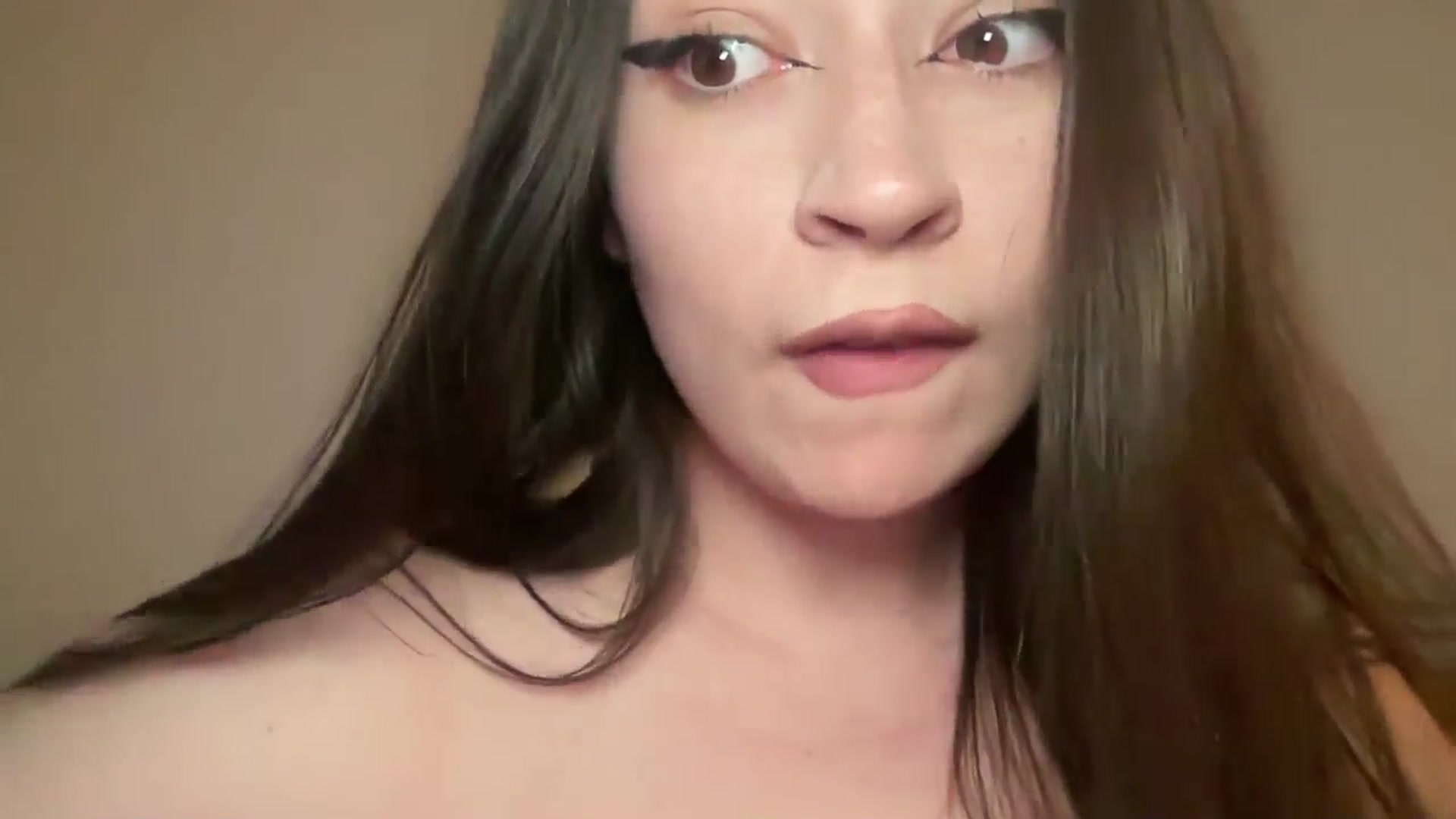 Gallery image thumbnail from Hasymura's myfreecams stream on, 04/27/2026, 24:17 image 15 of 20