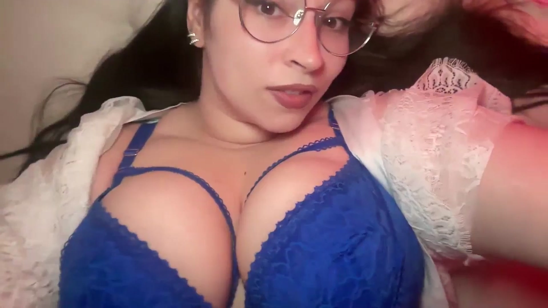 Gallery image thumbnail from Hasymura's myfreecams stream on, 05/02/2026, 21:16 image 14 of 20