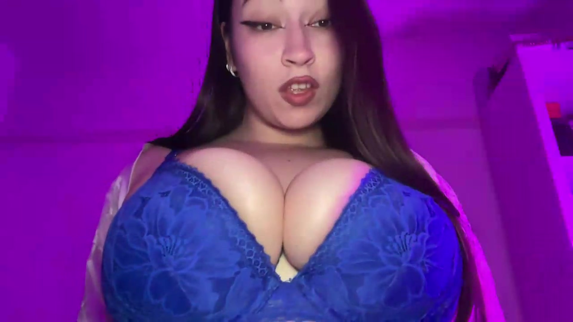 Gallery image thumbnail from Hasymura's myfreecams stream on, 05/13/2026, 23:14 image 12 of 20