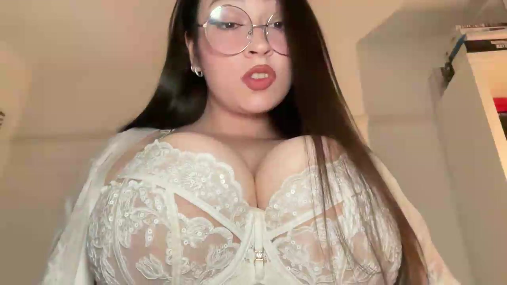 Gallery image thumbnail from Hasymura's myfreecams stream on, 05/15/2026, 18:13 image 14 of 20