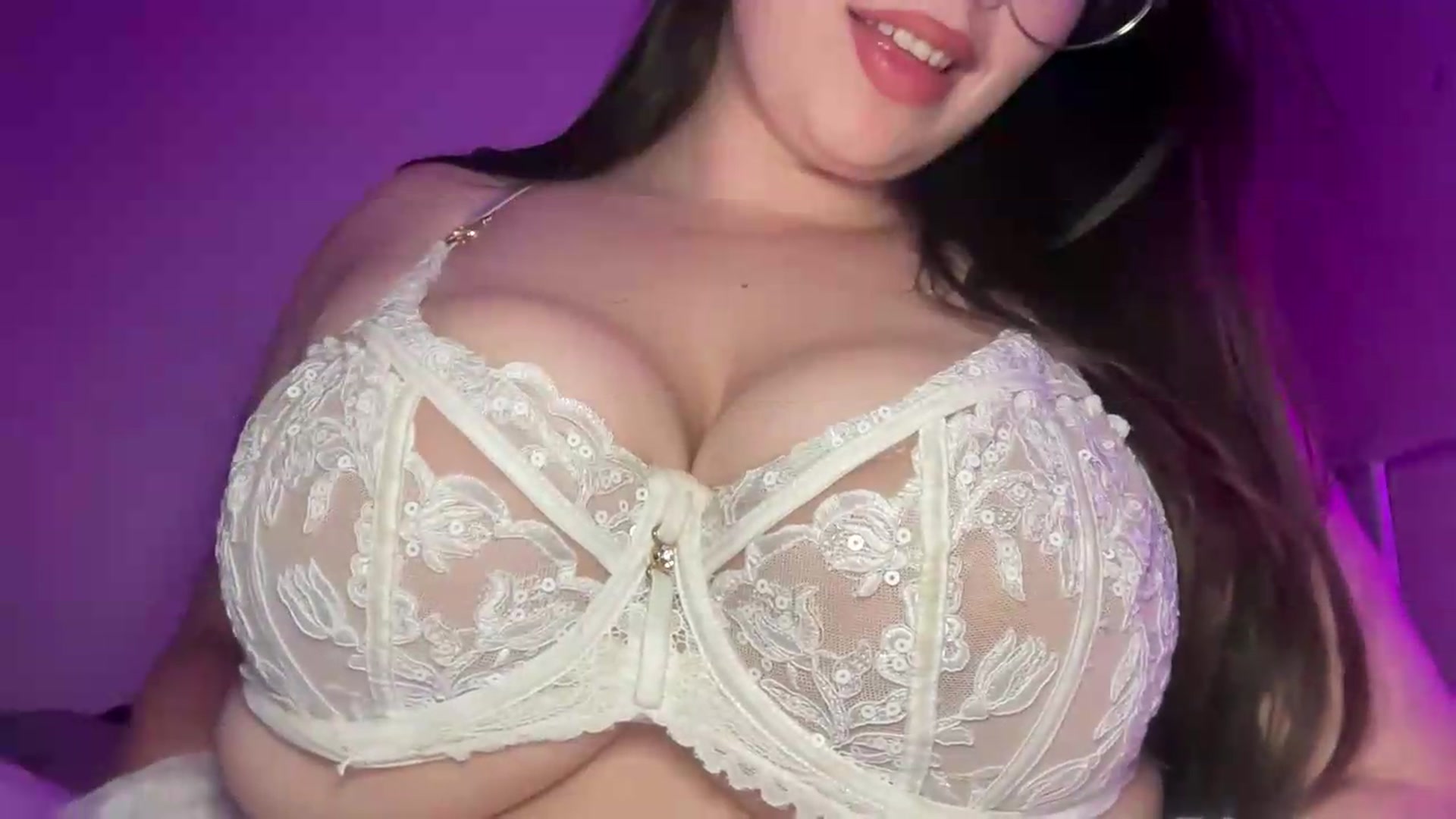 Gallery image thumbnail from Hasymura's myfreecams stream on, 05/24/2026, 24:05 image 11 of 20