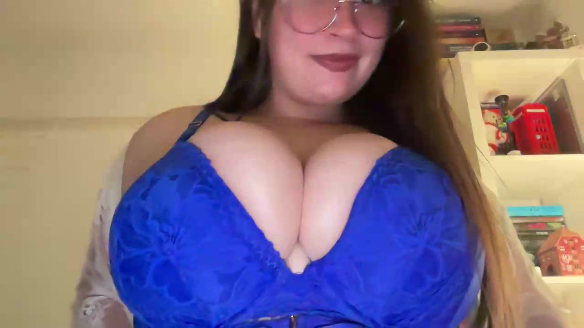Gallery image thumbnail from Hasymura's myfreecams stream on, 06/06/2026, 21:17 image 15 of 20