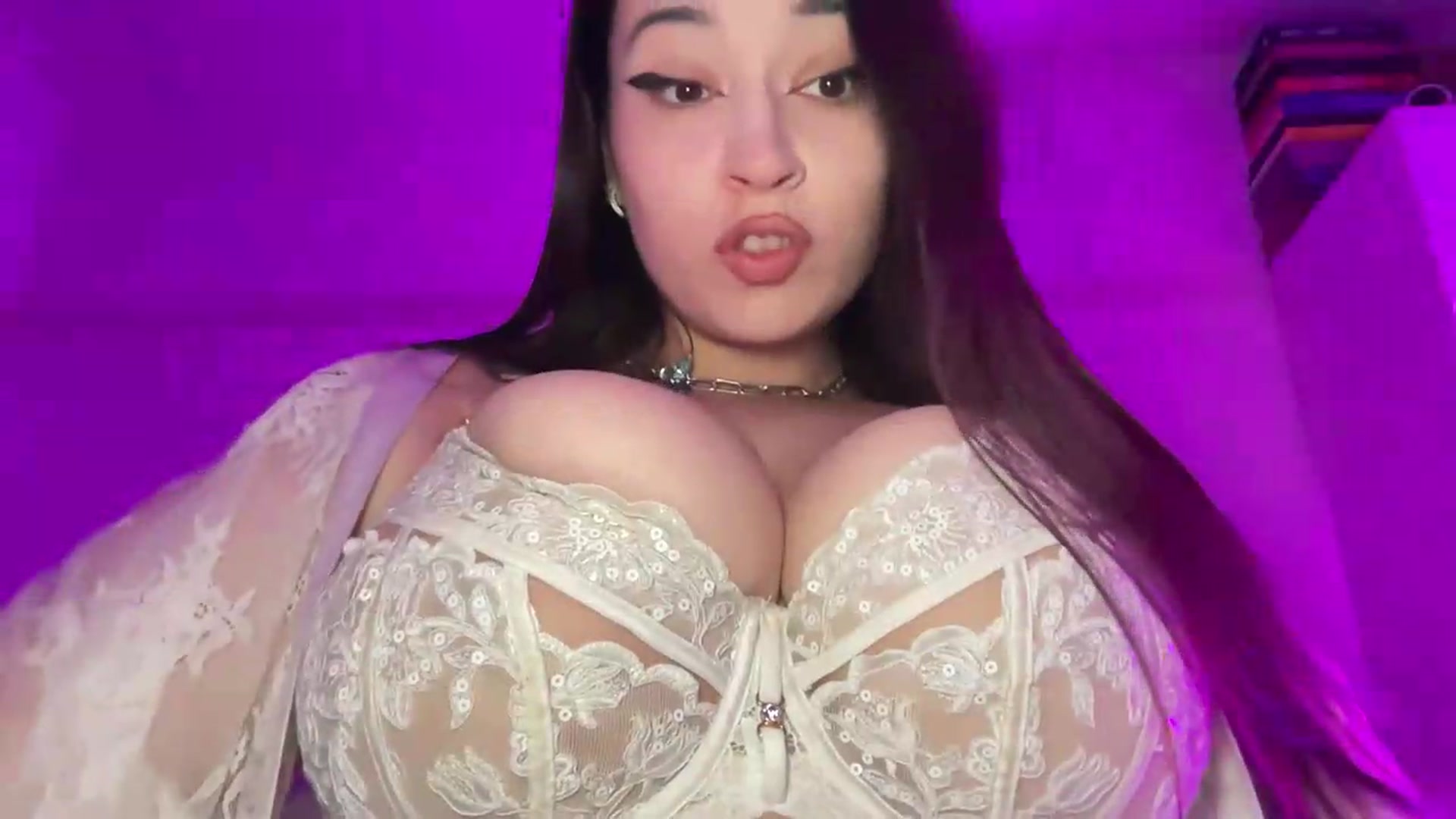 Gallery image thumbnail from Hasymura's myfreecams stream on, 06/15/2026, 20:35 image 11 of 20