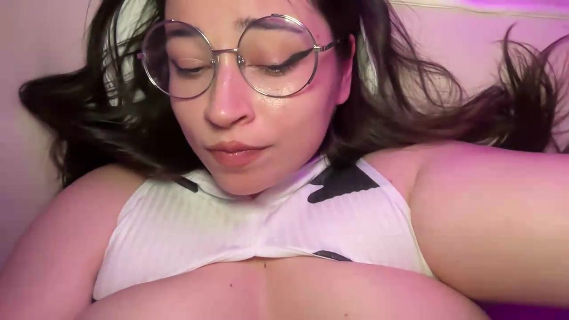 Gallery image thumbnail from Hasymura's myfreecams stream on, 07/07/2026, 01:09 image 18 of 20