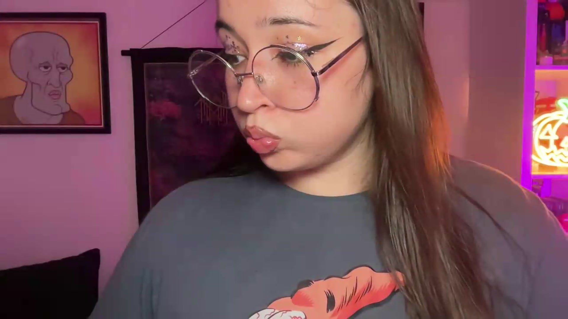 Gallery image thumbnail from Hasymura's myfreecams stream on, 08/17/2026, 21:43 image 6 of 20