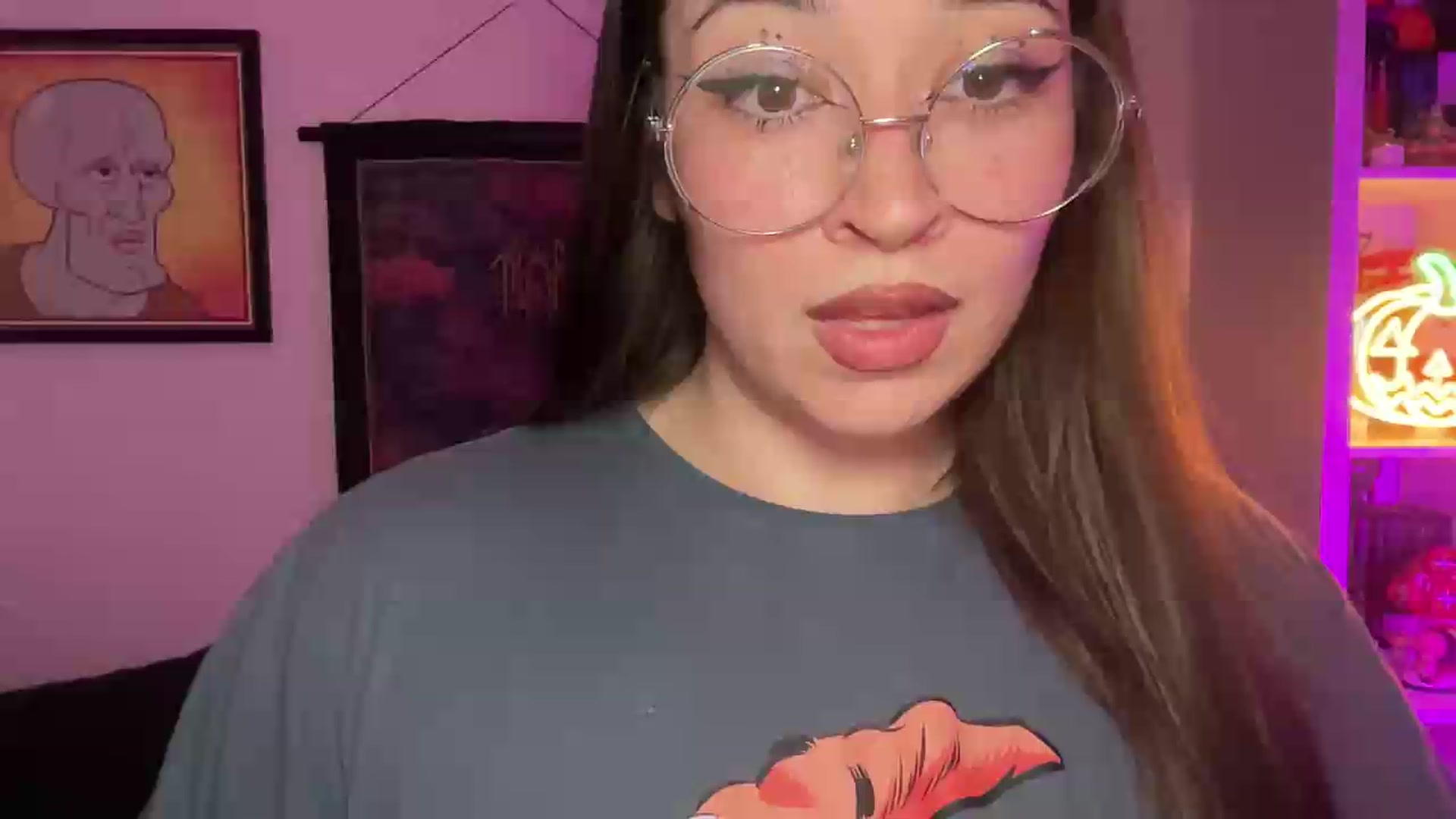 Gallery image thumbnail from Hasymura's myfreecams stream on, 08/17/2026, 21:43 image 4 of 20