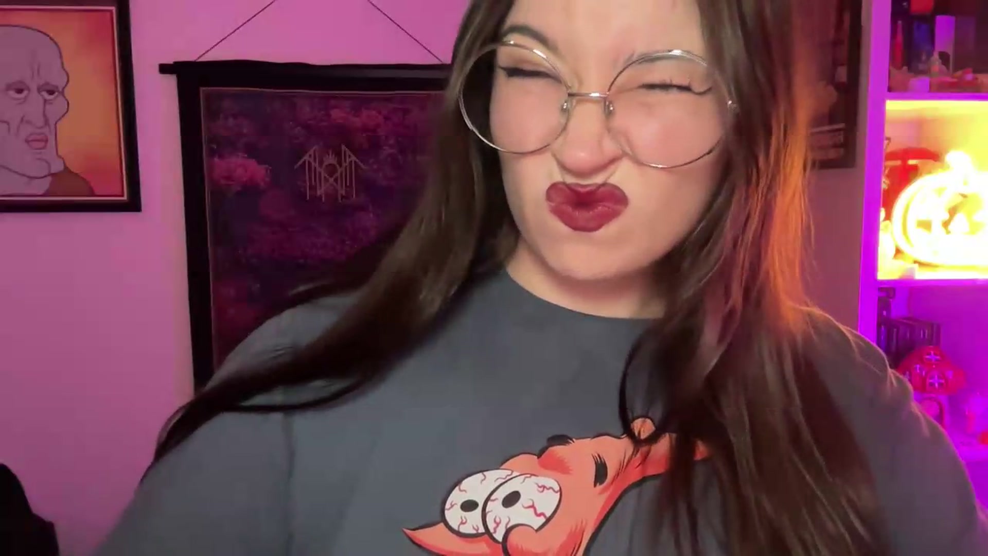 Gallery image thumbnail from Hasymura's myfreecams stream on, 08/18/2026, 21:49 image 16 of 20