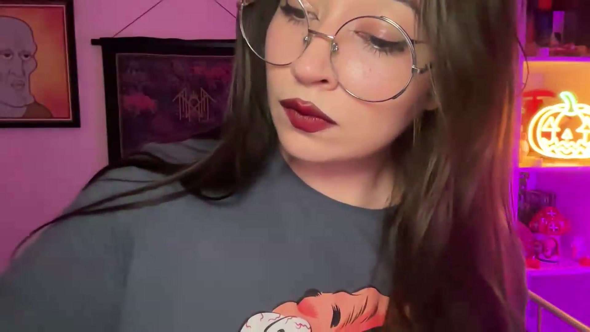 Gallery image thumbnail from Hasymura's myfreecams stream on, 08/18/2026, 21:49 image 18 of 20