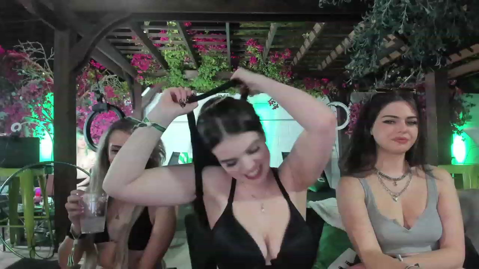 Gallery image thumbnail from HauntedWizard's myfreecams stream on, 10/10/2023, 08:50 image 12 of 20