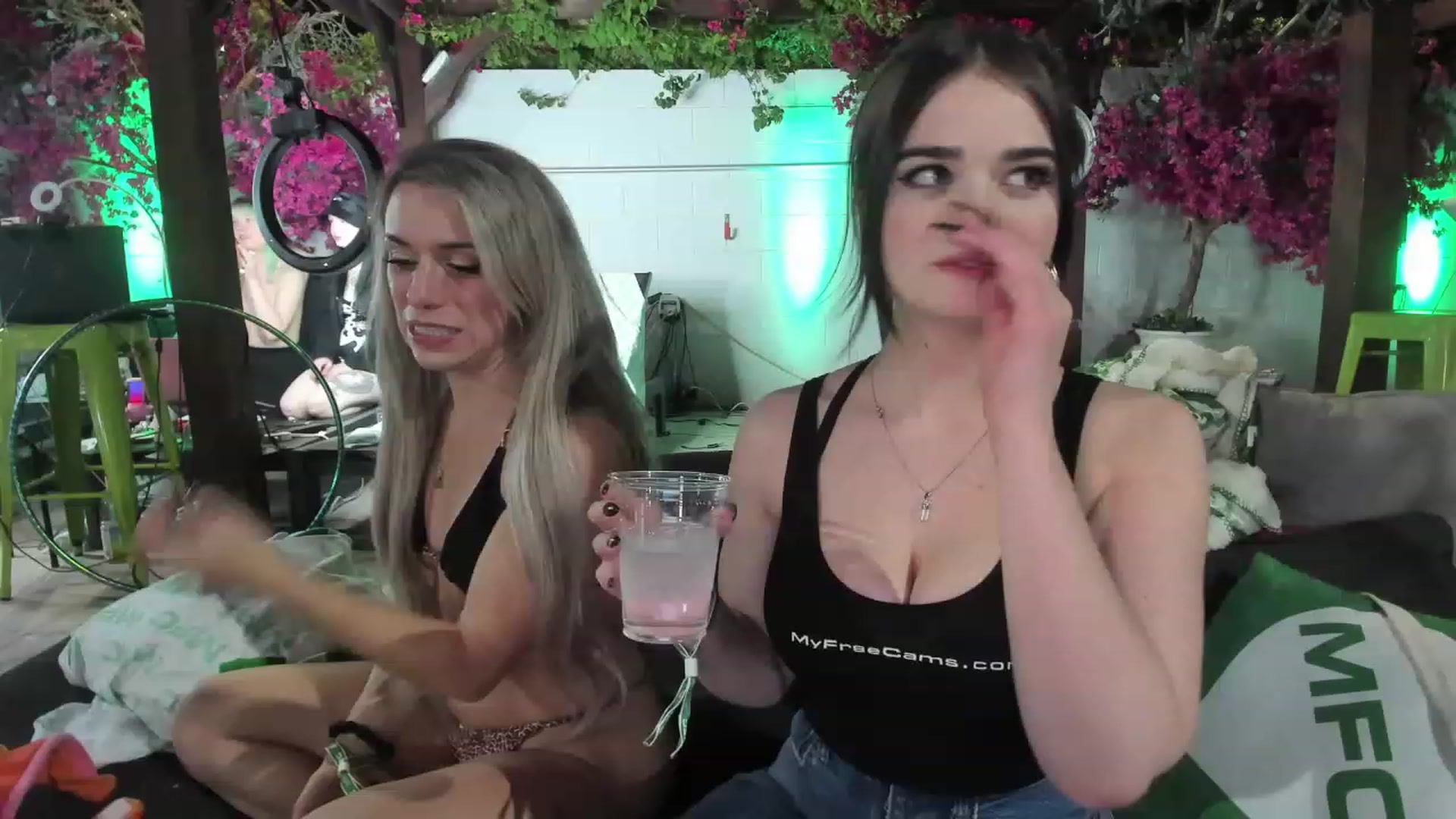 Gallery image thumbnail from HauntedWizard's myfreecams stream on, 10/10/2023, 08:50 image 4 of 20