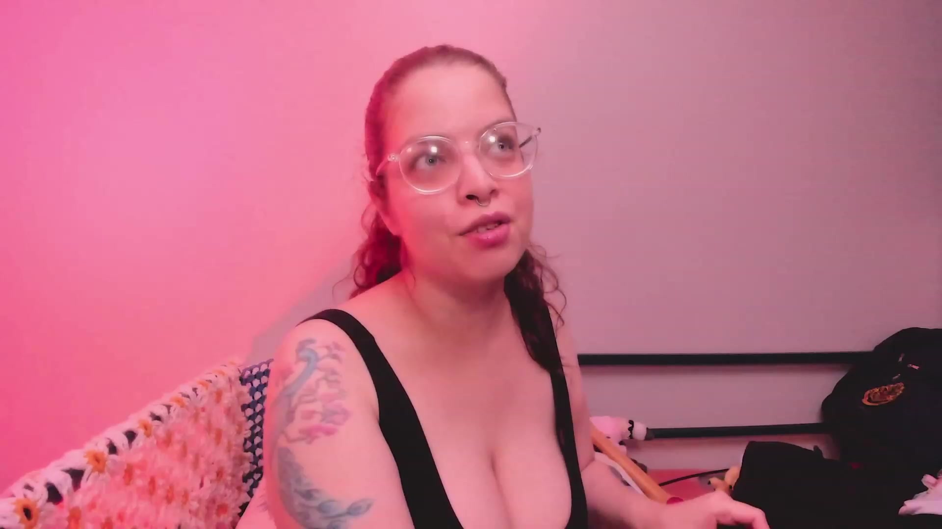 Gallery image thumbnail from Haunter_Hexx's myfreecams stream on, 03/18/2024, 07:54 image 4 of 20