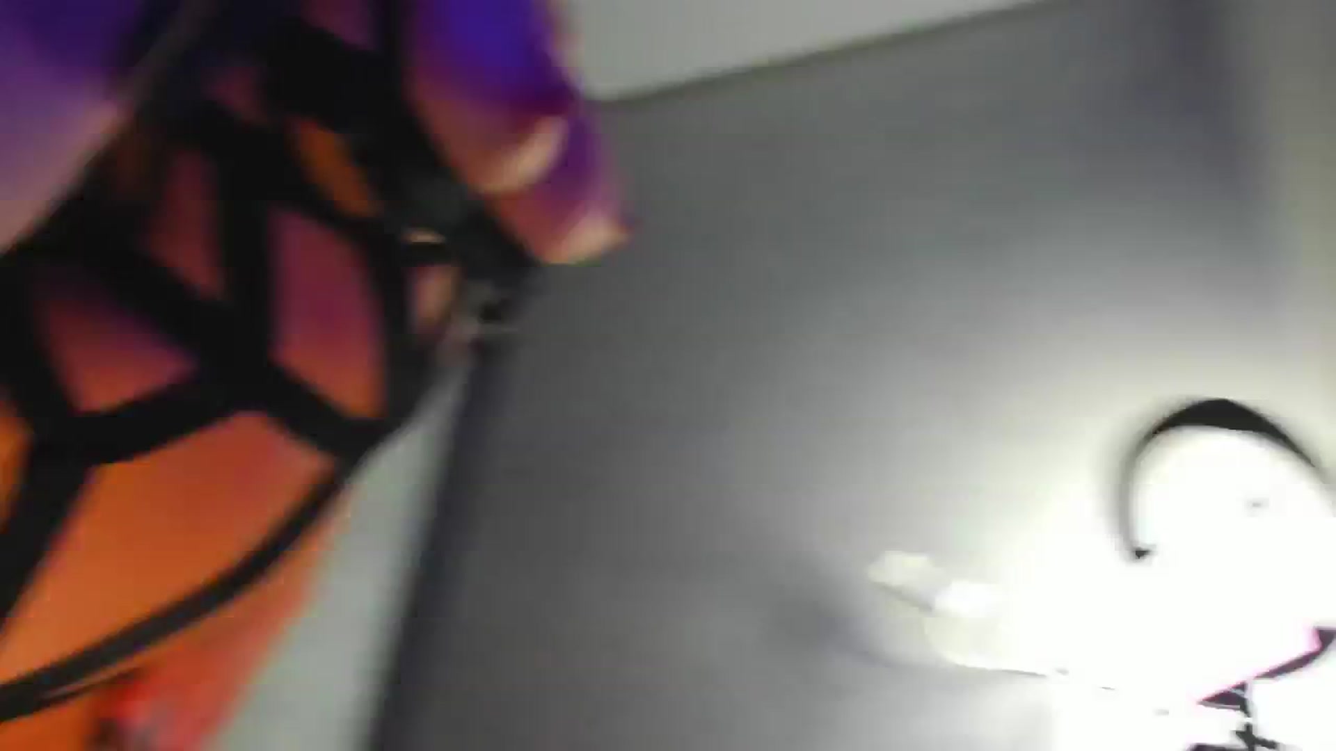 Gallery image thumbnail from HavefunK's myfreecams stream on, 03/11/2025, 19:21 image 14 of 20