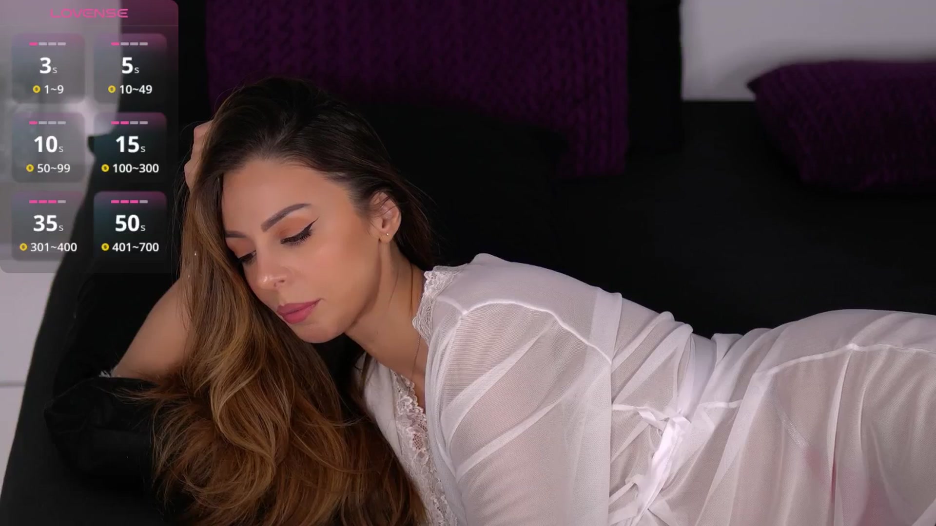 Gallery image thumbnail from HayleeAnd's myfreecams stream on, 12/14/2025, 08:29 image 17 of 20