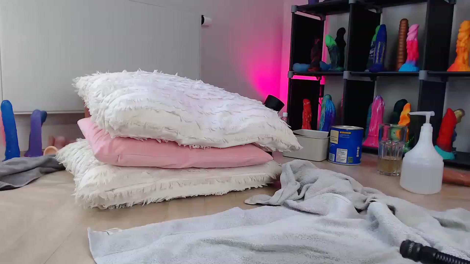 Gallery image thumbnail from Haylee_Love's myfreecams stream on, 11/23/2022, 11:53 image 15 of 20