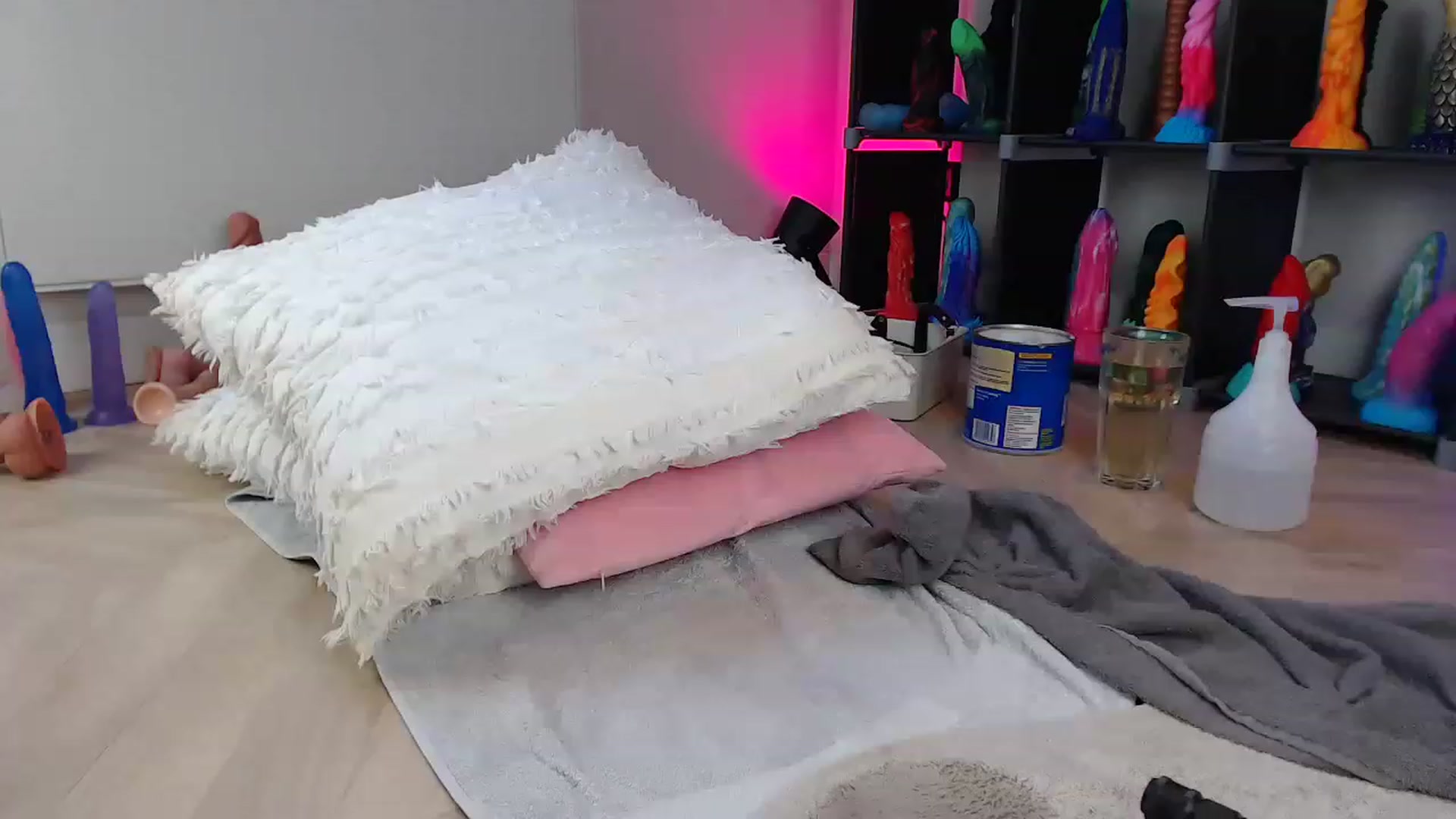 Gallery image thumbnail from Haylee_Love's myfreecams stream on, 11/25/2022, 10:26 image 16 of 20
