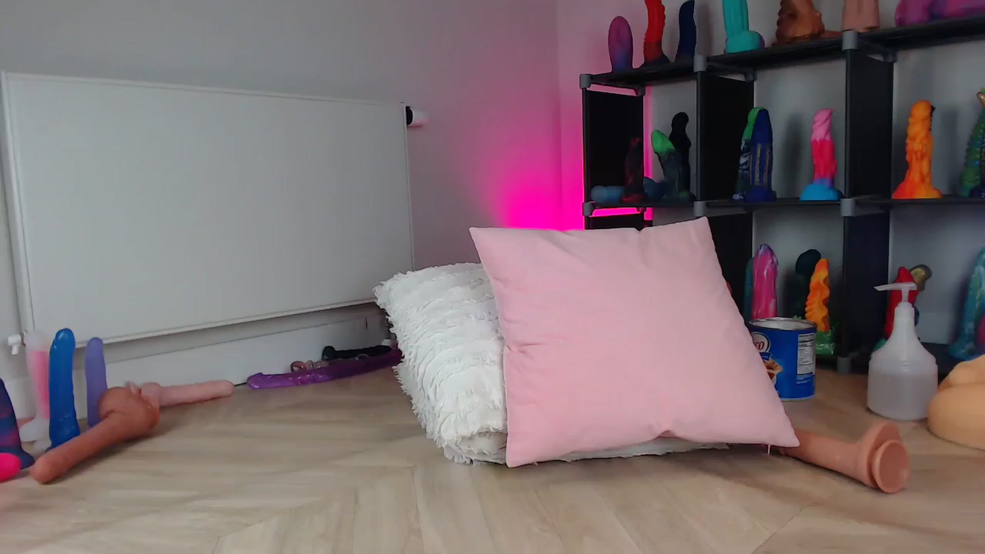Gallery image thumbnail from Haylee_Love's myfreecams stream on, 12/05/2022, 16:17 image 18 of 20