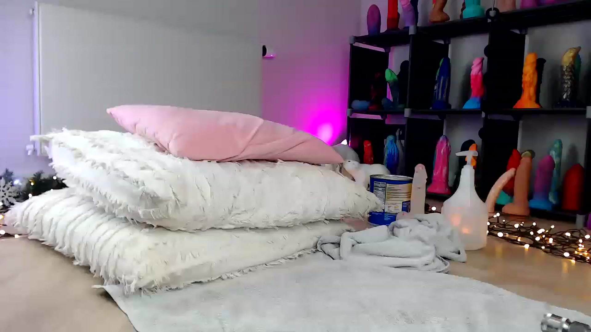 Gallery image thumbnail from Haylee_Love's myfreecams stream on, 12/28/2022, 10:35 image 13 of 20