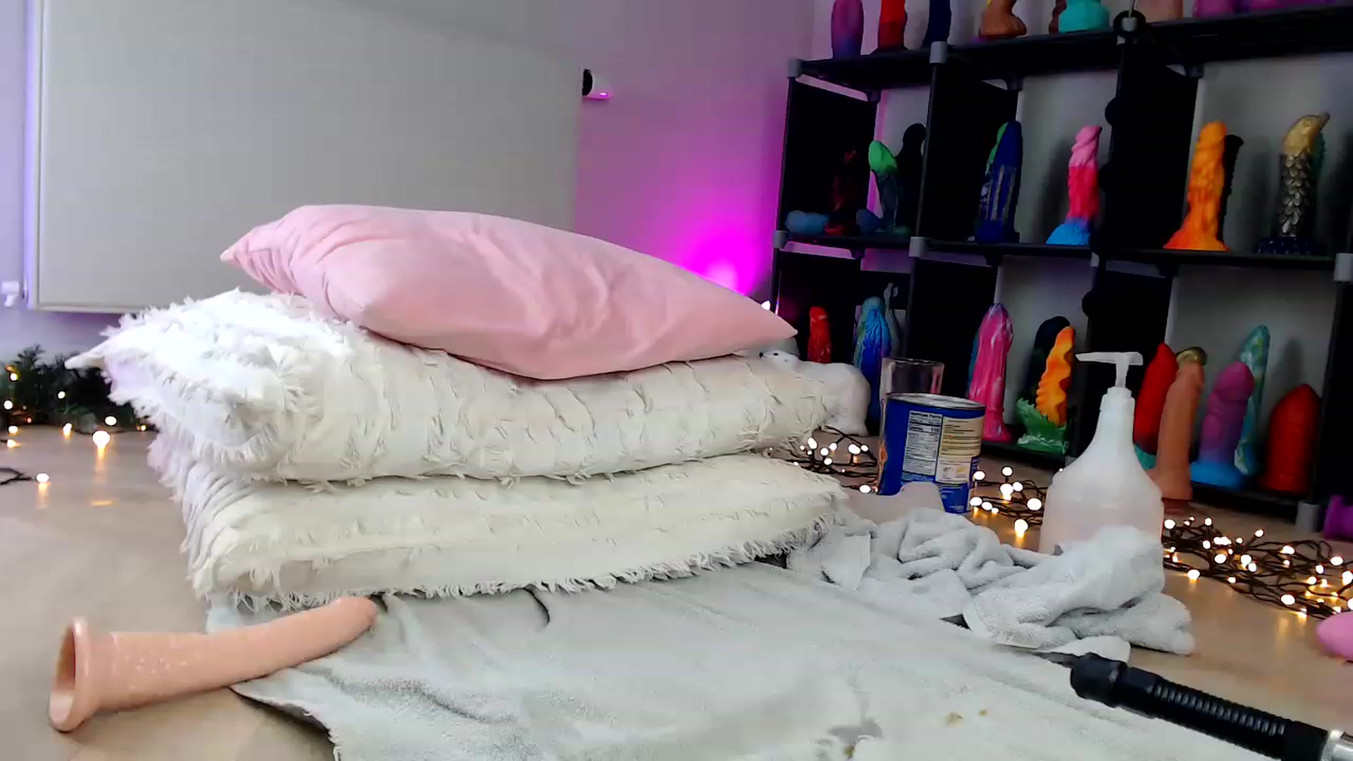 Gallery image thumbnail from Haylee_Love's myfreecams stream on, 12/28/2022, 11:53 image 14 of 20