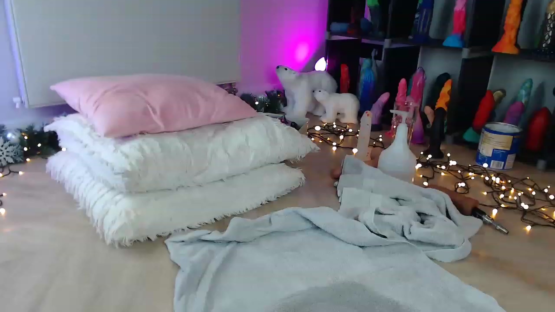 Gallery image thumbnail from Haylee_Love's myfreecams stream on, 01/02/2023, 16:47 image 19 of 20