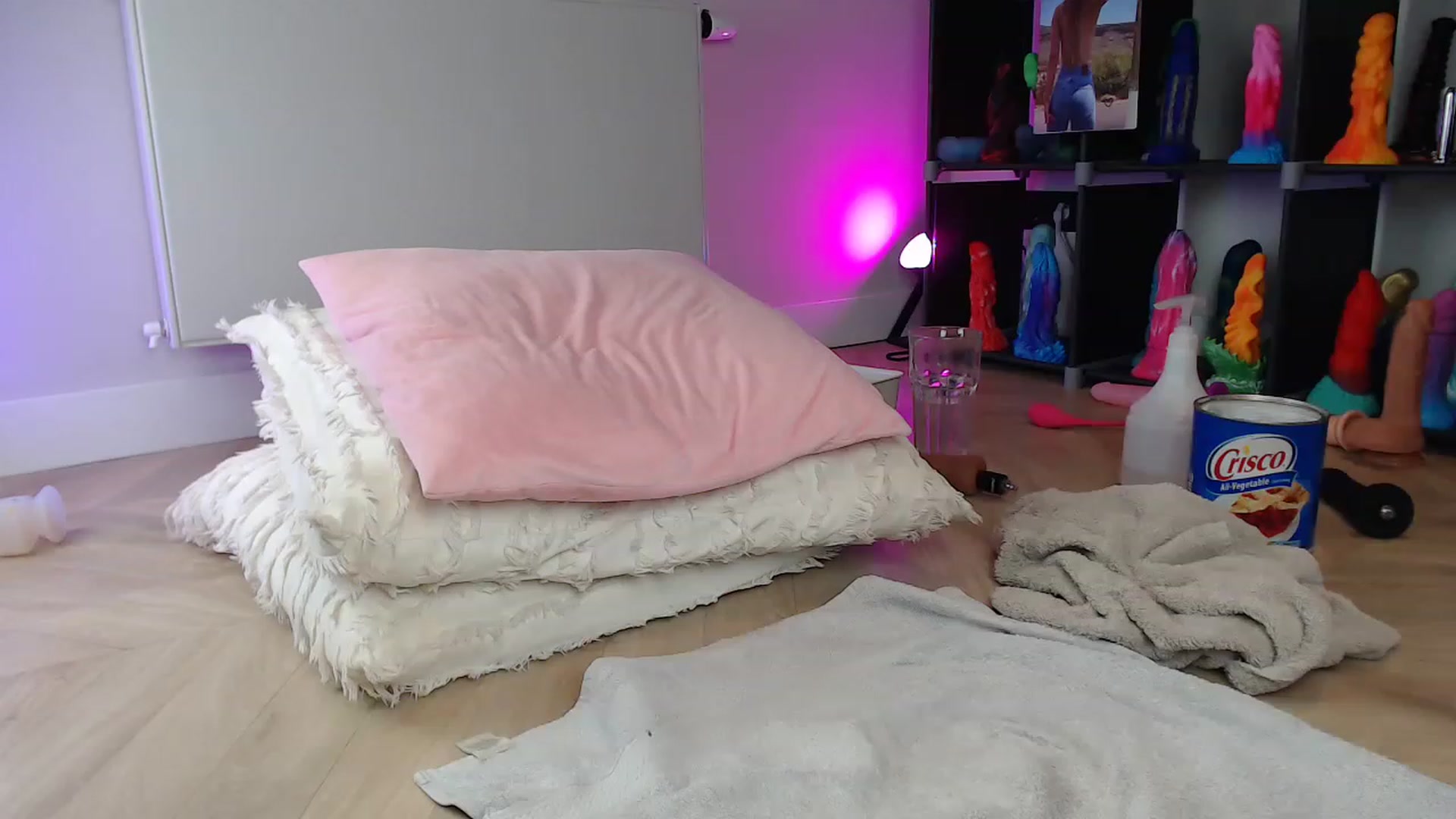 Gallery image thumbnail from Haylee_Love's myfreecams stream on, 01/18/2023, 19:46 image 17 of 20