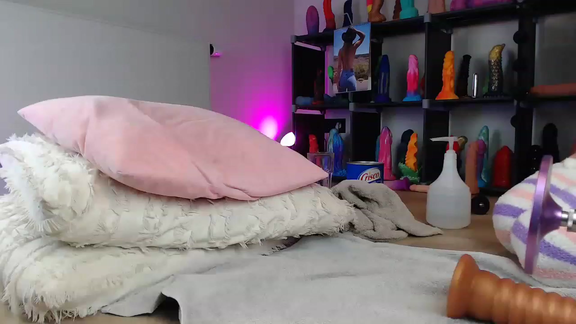 Gallery image thumbnail from Haylee_Love's myfreecams stream on, 01/18/2023, 19:46 image 13 of 20