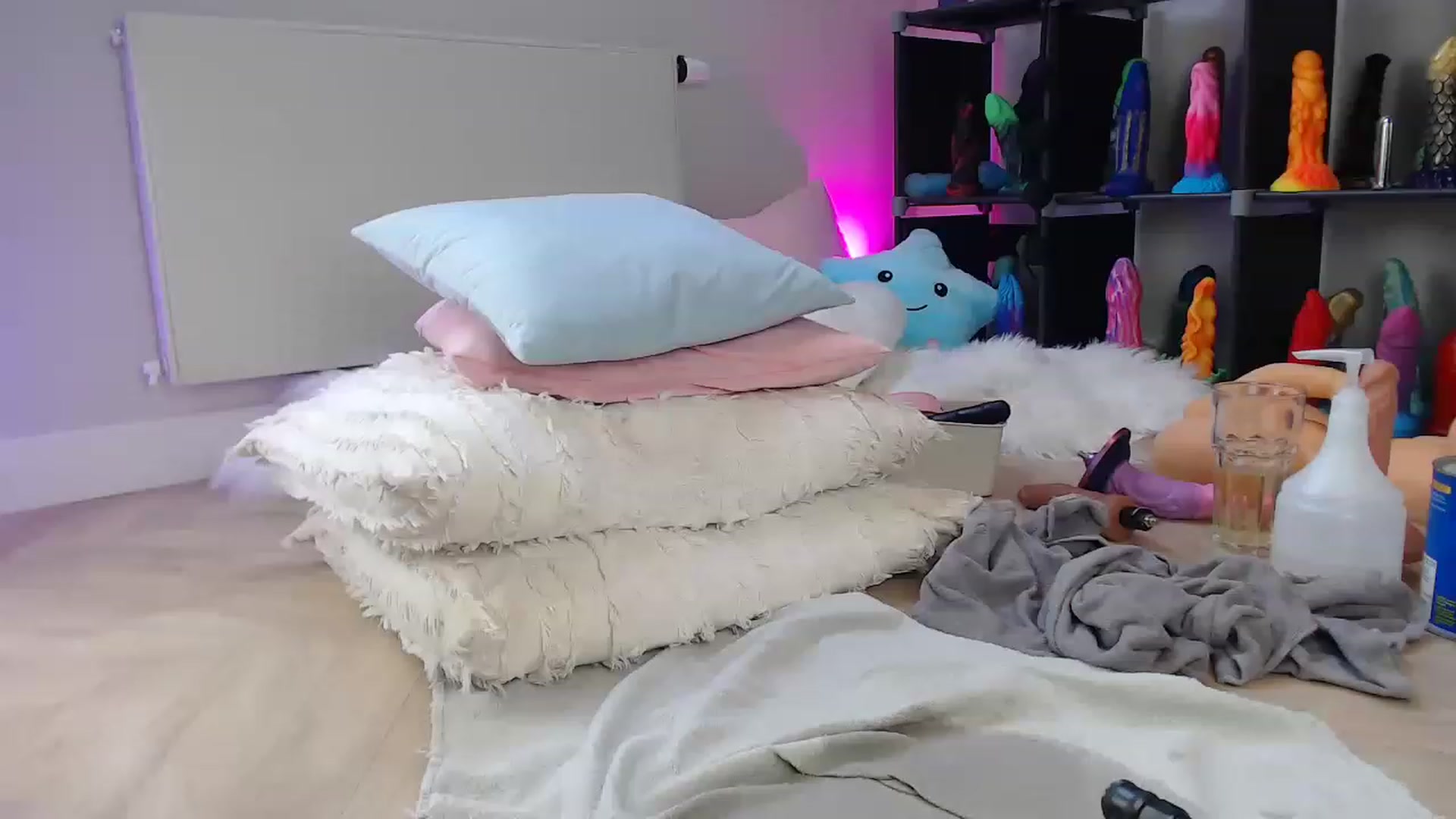 Gallery image thumbnail from Haylee_Love's myfreecams stream on, 02/15/2023, 13:08 image 17 of 20