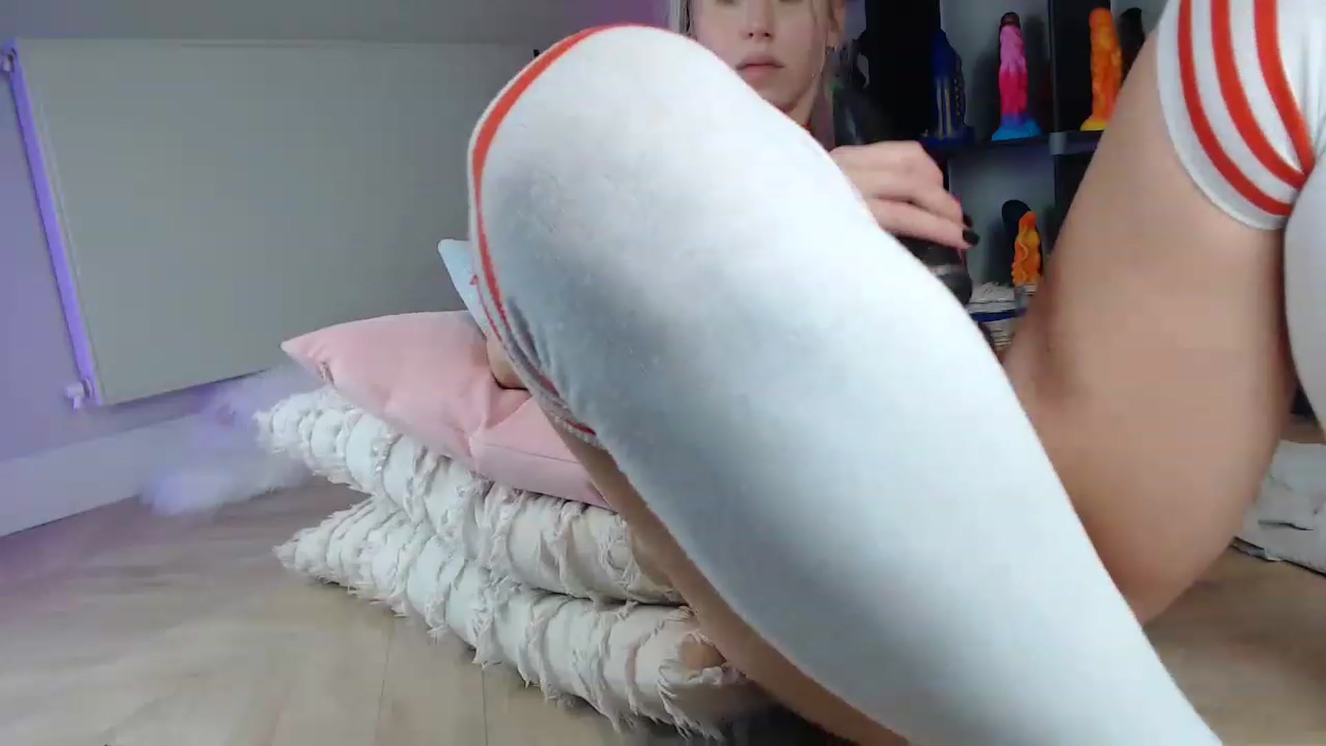 Gallery image thumbnail from Haylee_Love's myfreecams stream on, 02/18/2023, 17:11 image 16 of 20