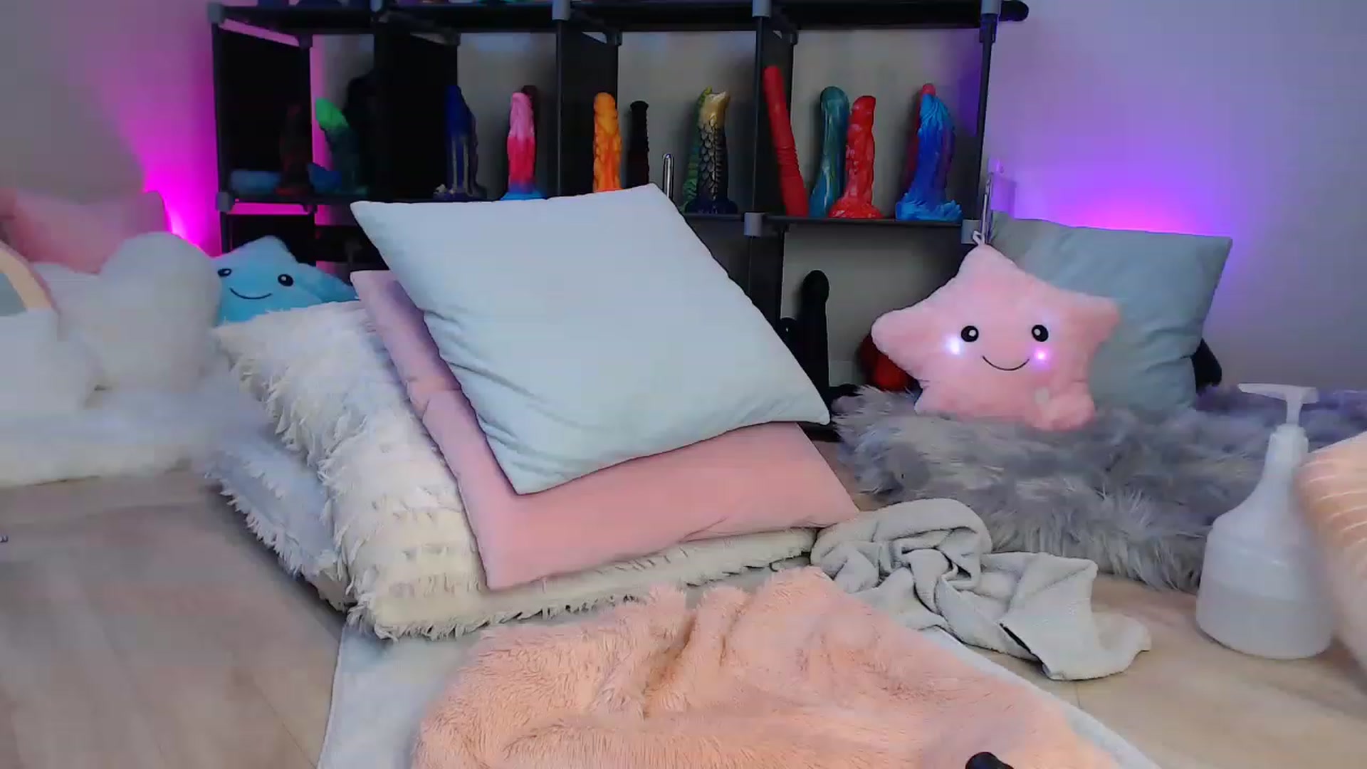 Gallery image thumbnail from Haylee_Love's myfreecams stream on, 03/02/2023, 11:26 image 10 of 20