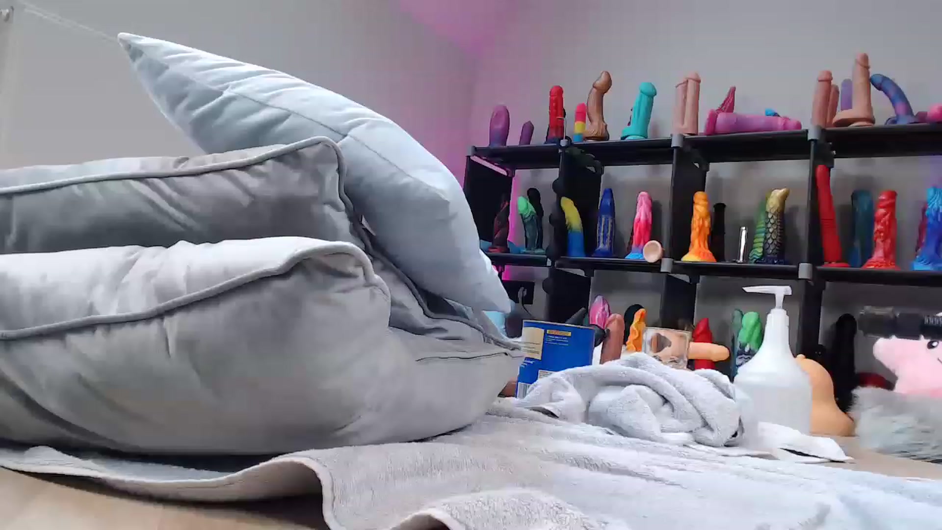 Gallery image thumbnail from Haylee_Love's myfreecams stream on, 03/29/2023, 09:10 image 12 of 20