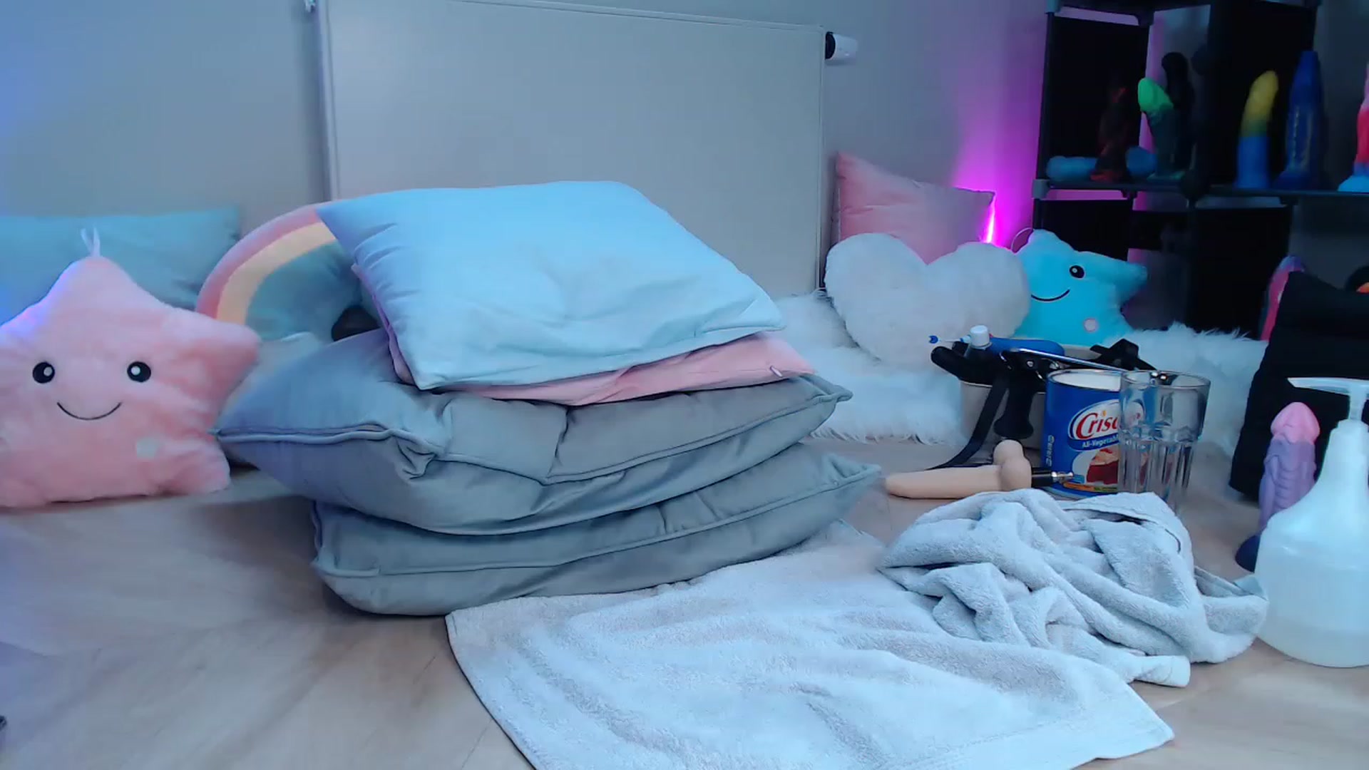 Gallery image thumbnail from Haylee_Love's myfreecams stream on, 05/17/2023, 10:29 image 17 of 20