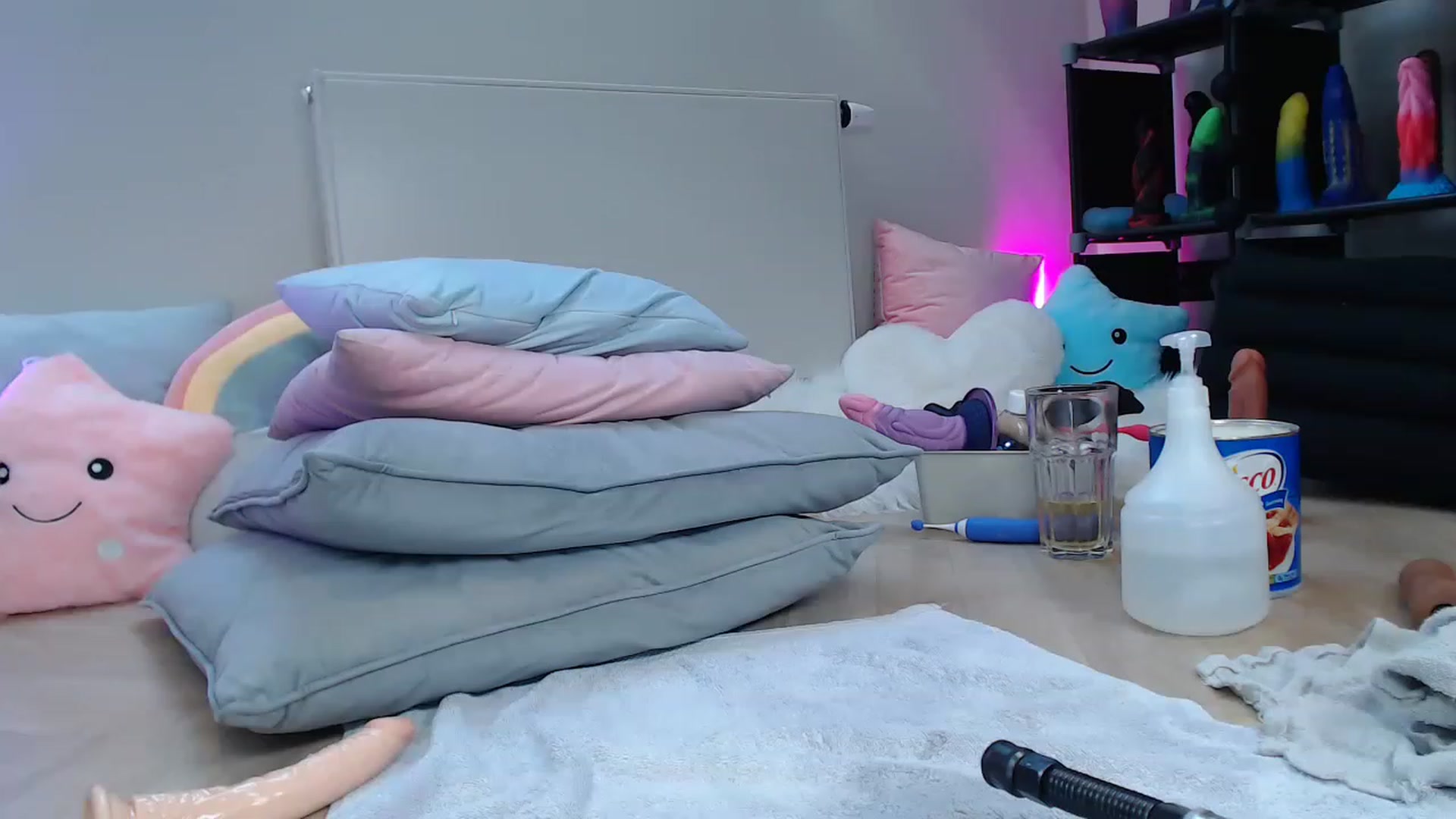 Gallery image thumbnail from Haylee_Love's myfreecams stream on, 06/06/2023, 09:06 image 13 of 20
