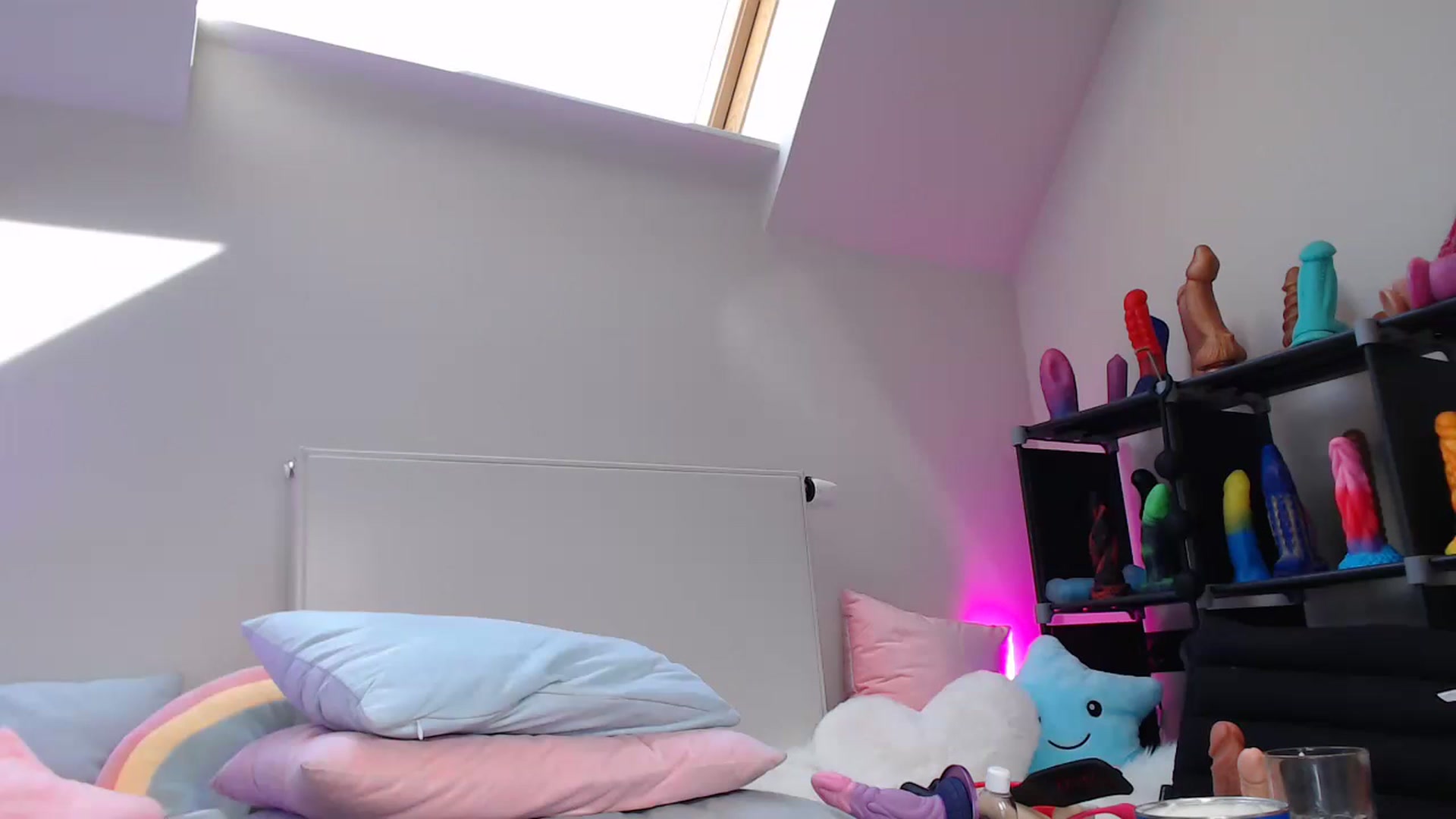 Gallery image thumbnail from Haylee_Love's myfreecams stream on, 06/06/2023, 09:06 image 15 of 20