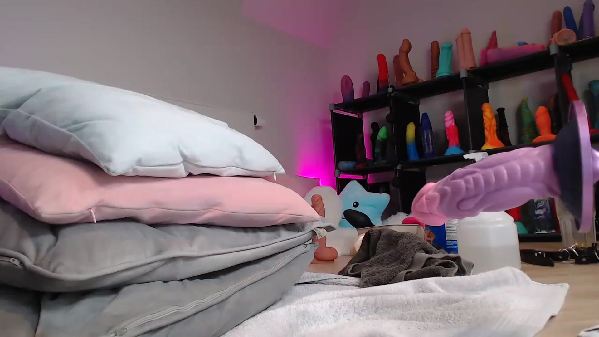 Gallery image thumbnail from Haylee_Love's myfreecams stream on, 06/22/2023, 19:05 image 3 of 20