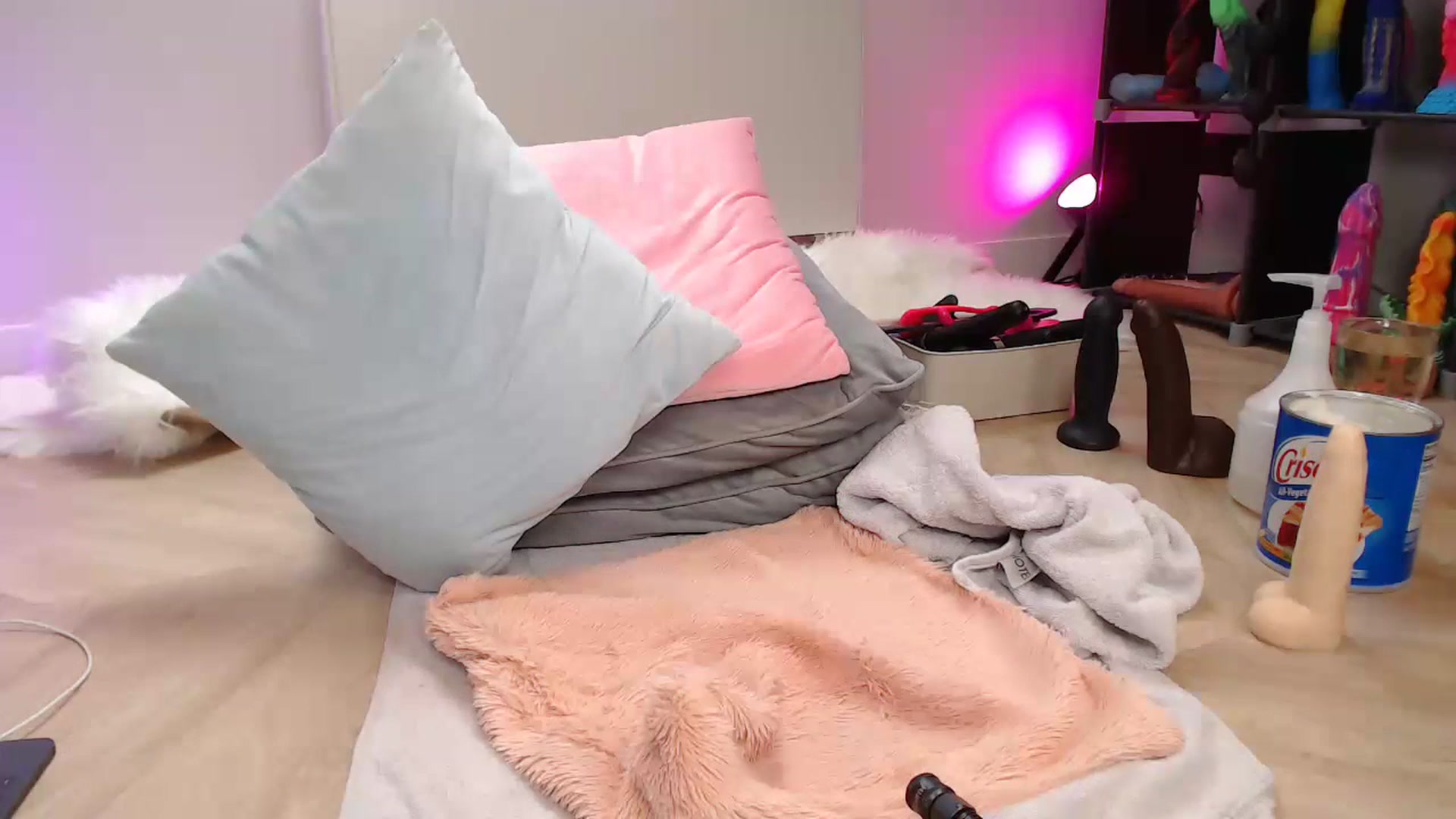 Gallery image thumbnail from Haylee_Love's myfreecams stream on, 07/12/2023, 10:35 image 17 of 20