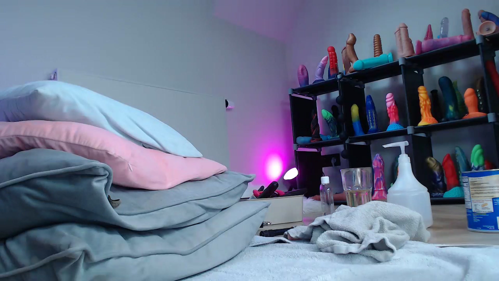 Gallery image thumbnail from Haylee_Love's myfreecams stream on, 07/13/2023, 17:58 image 17 of 20