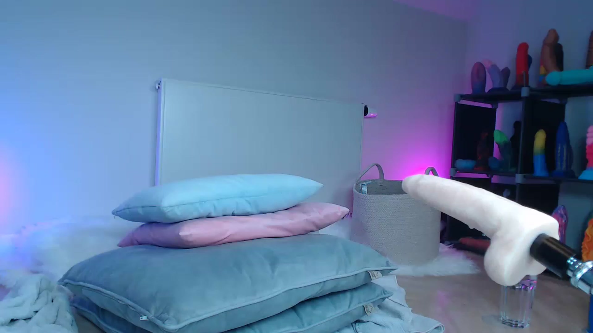 Gallery image thumbnail from Haylee_Love's myfreecams stream on, 07/24/2023, 19:14 image 6 of 20