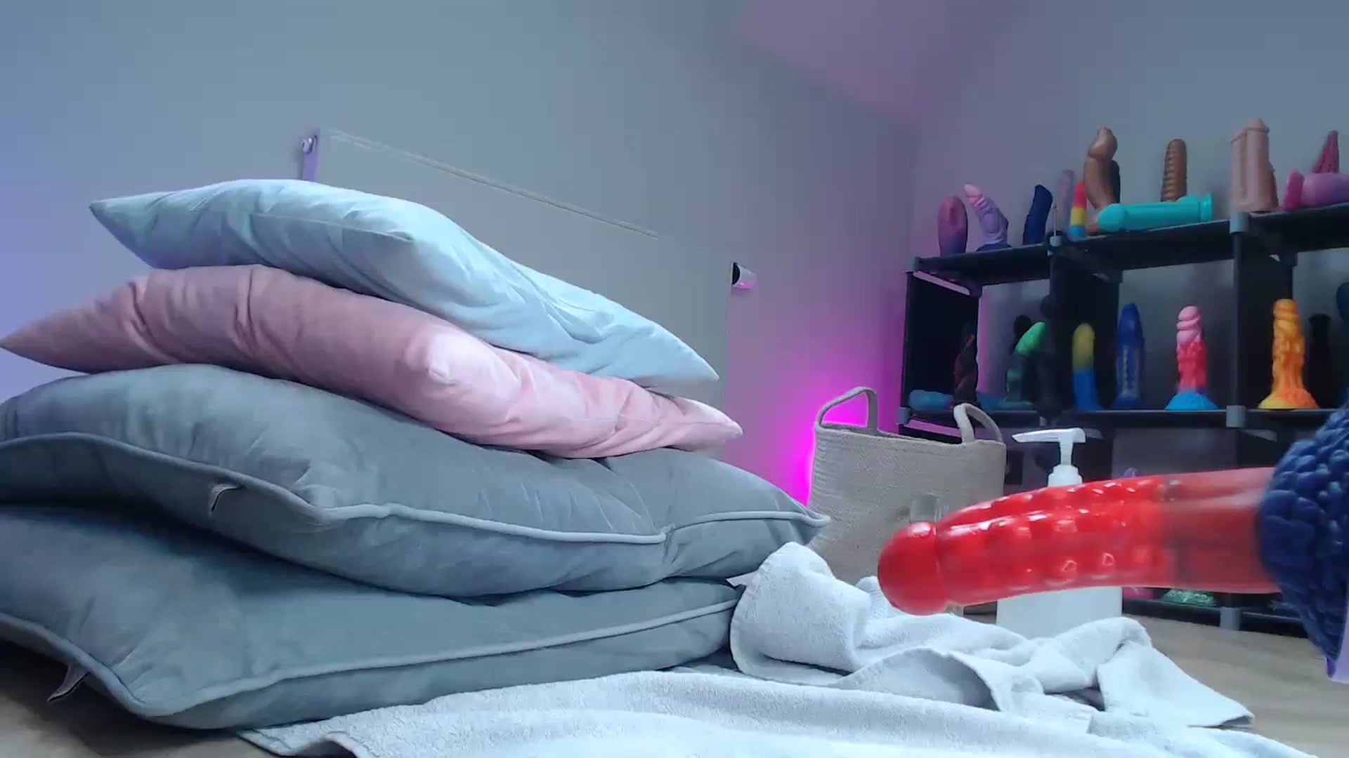 Gallery image thumbnail from Haylee_Love's myfreecams stream on, 07/31/2023, 09:11 image 2 of 20