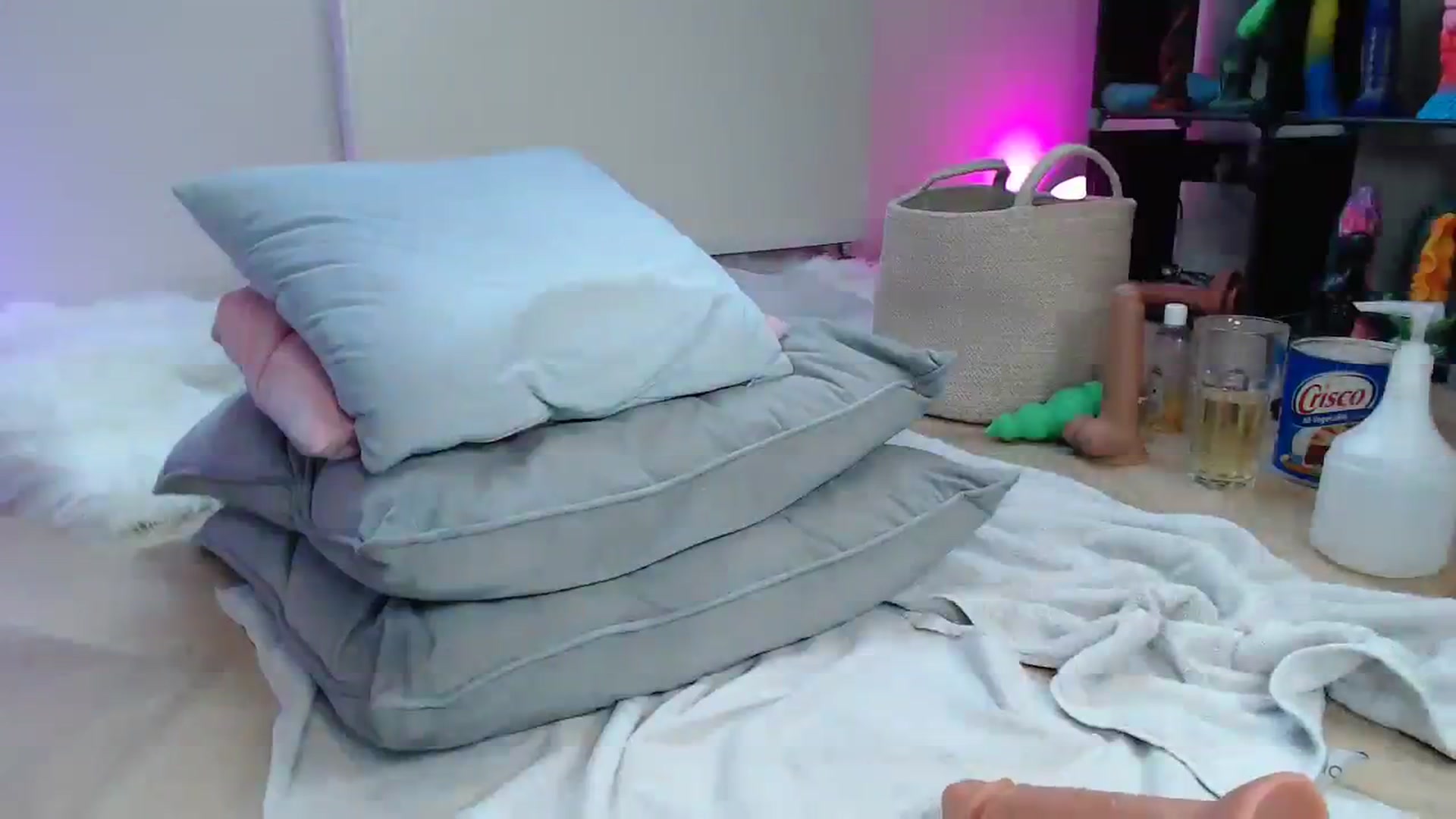 Gallery image thumbnail from Haylee_Love's myfreecams stream on, 08/09/2023, 10:46 image 9 of 20