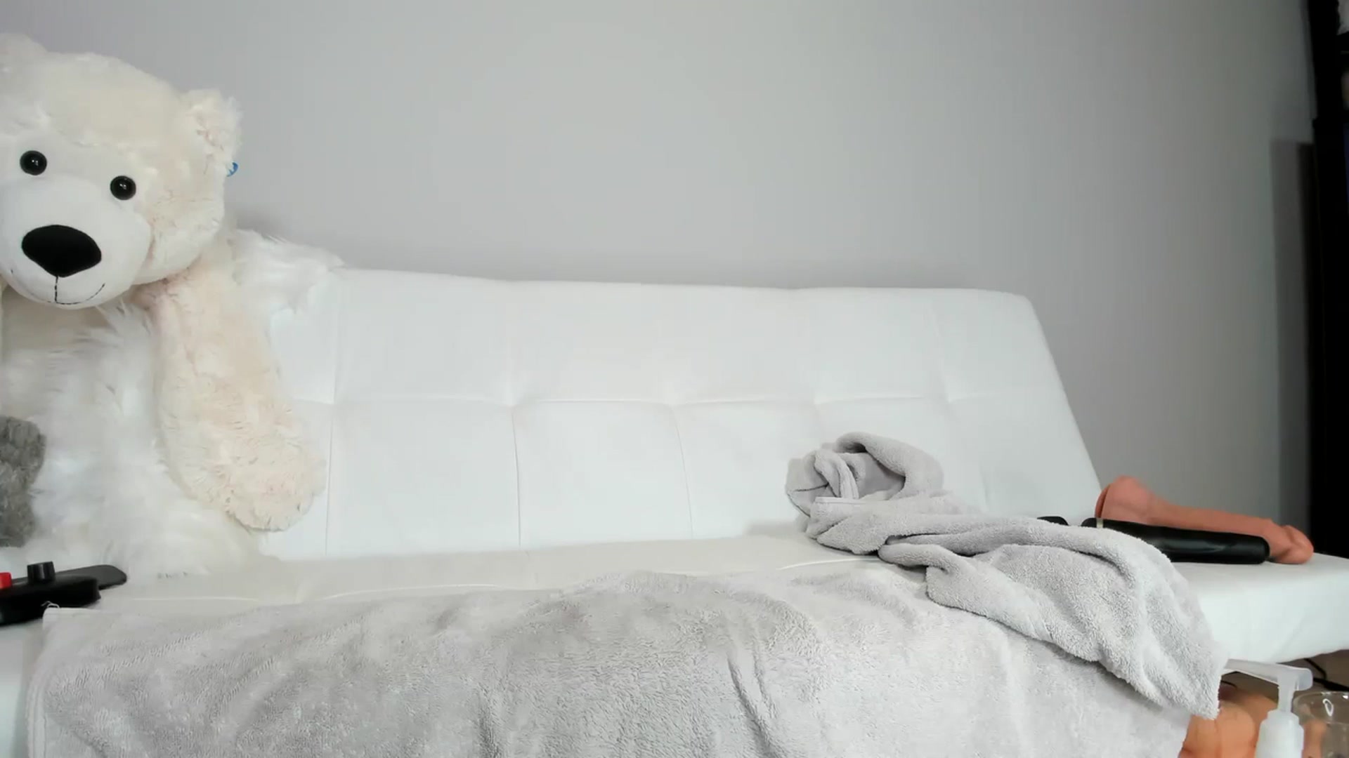 Gallery image thumbnail from Haylee_Love's myfreecams stream on, 12/23/2023, 20:45 image 6 of 20