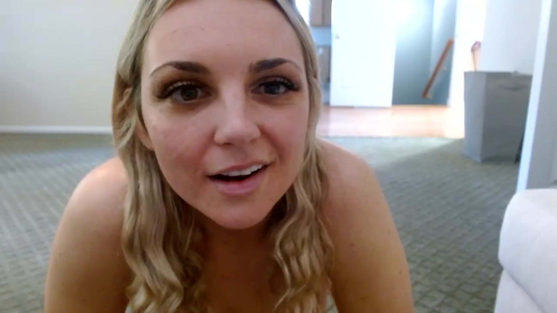 Gallery image thumbnail from Hayleebaby's myfreecams stream on, 11/06/2023, 20:26 image 14 of 20