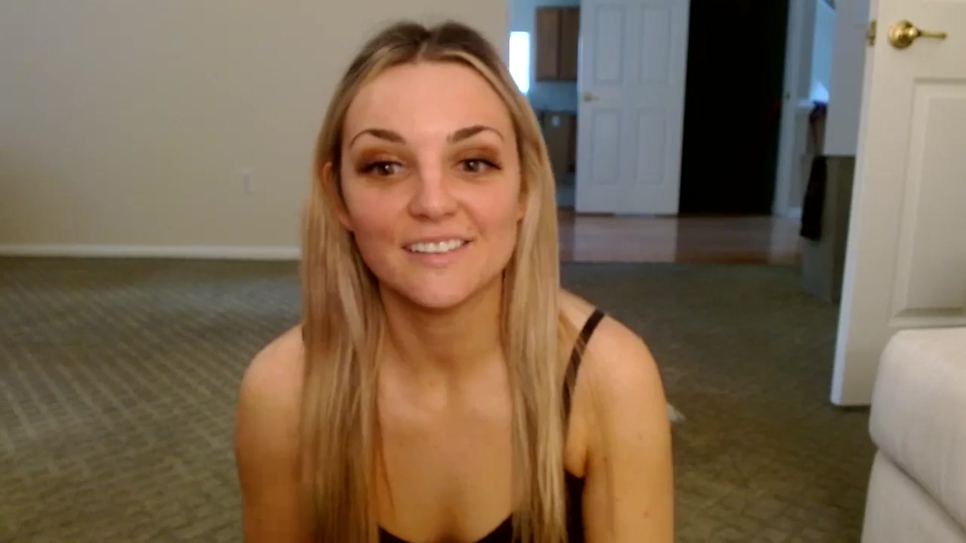 Gallery image thumbnail from Hayleebaby's myfreecams stream on, 11/07/2023, 19:10 image 17 of 20