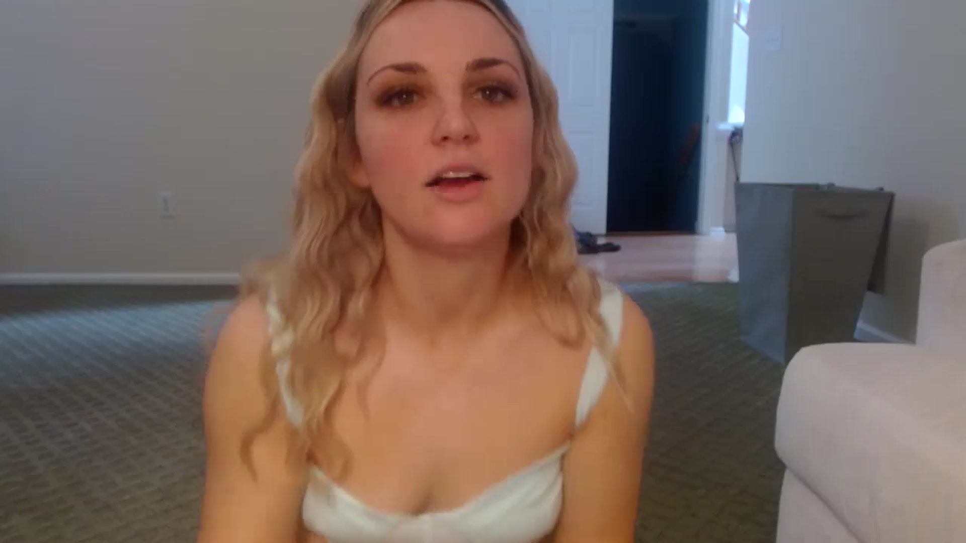 Gallery image thumbnail from Hayleebaby's myfreecams stream on, 11/09/2023, 17:29 image 4 of 20