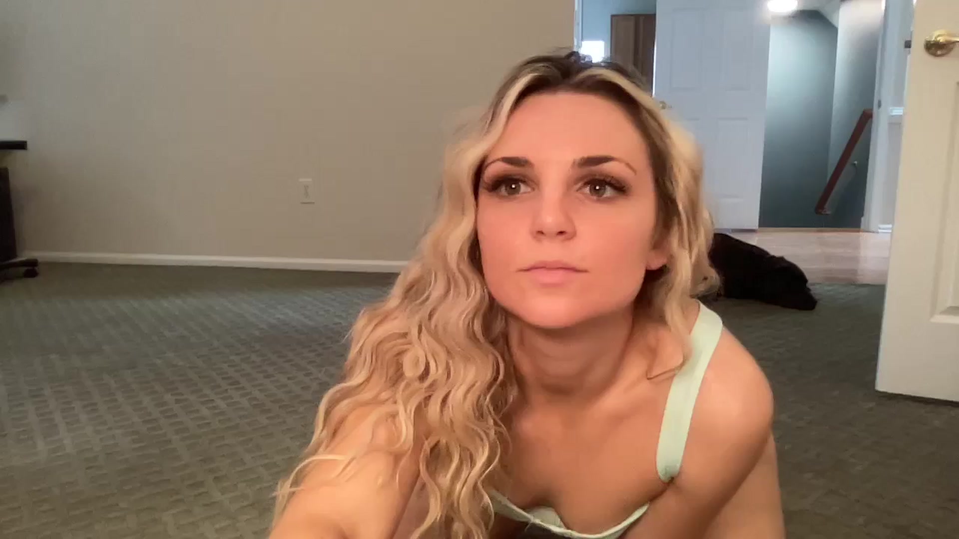 Gallery image thumbnail from Hayleebaby's myfreecams stream on, 11/09/2023, 21:20 image 1 of 20