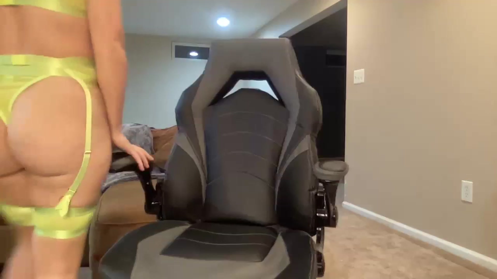 Gallery image thumbnail from Hayleebaby's myfreecams stream on, 11/14/2023, 04:56 image 3 of 20