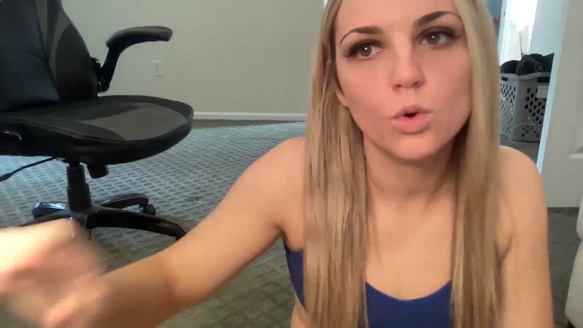 Gallery image thumbnail from Hayleebaby's myfreecams stream on, 11/15/2023, 17:09 image 5 of 20