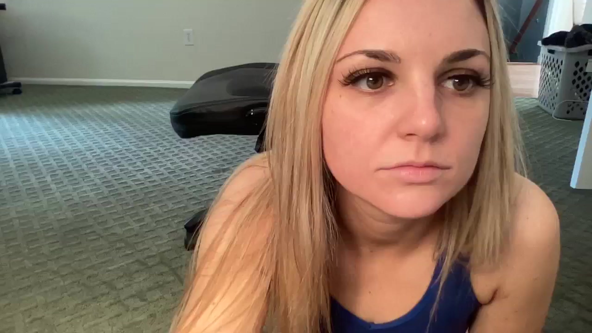 Gallery image thumbnail from Hayleebaby's myfreecams stream on, 11/15/2023, 17:09 image 18 of 20